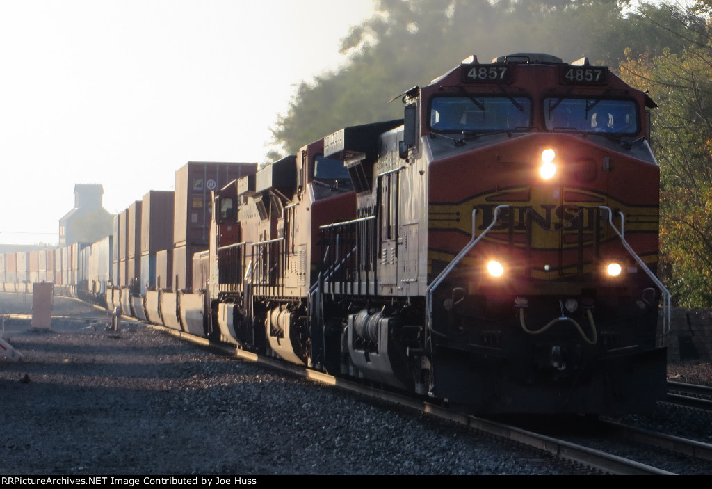 BNSF 4857 West